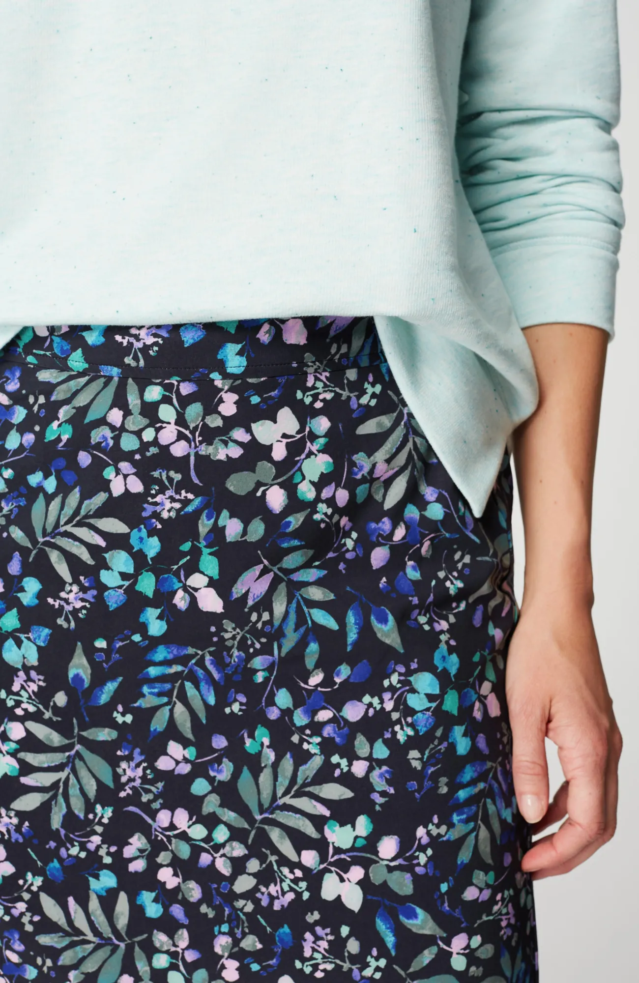 J.Jill Fit On-The-Go Zipper-Pocket Skort Black Watercolor Vines Store