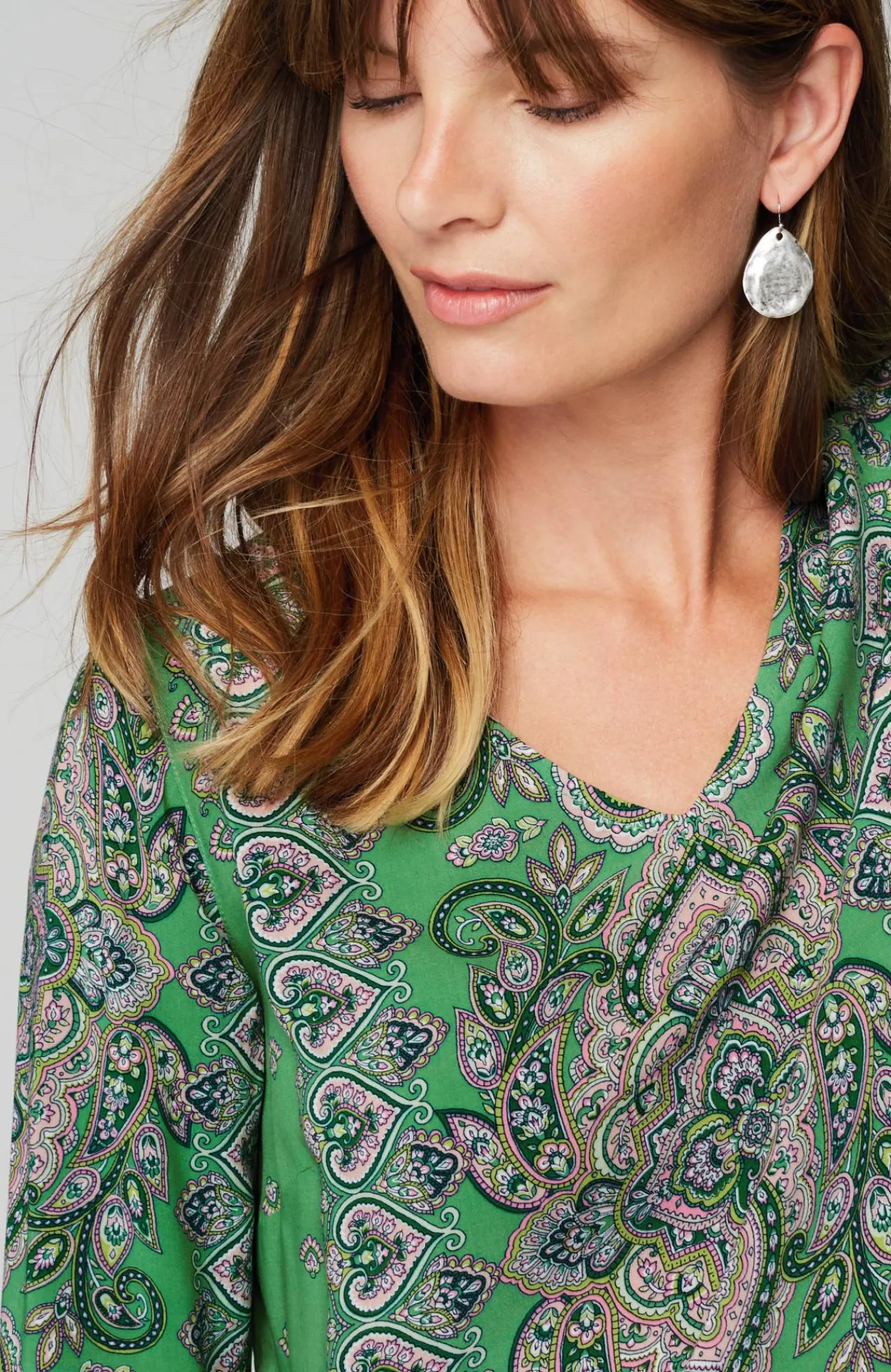 J.Jill Placed-Paisley Top Garden Green Bold Paisley Hot