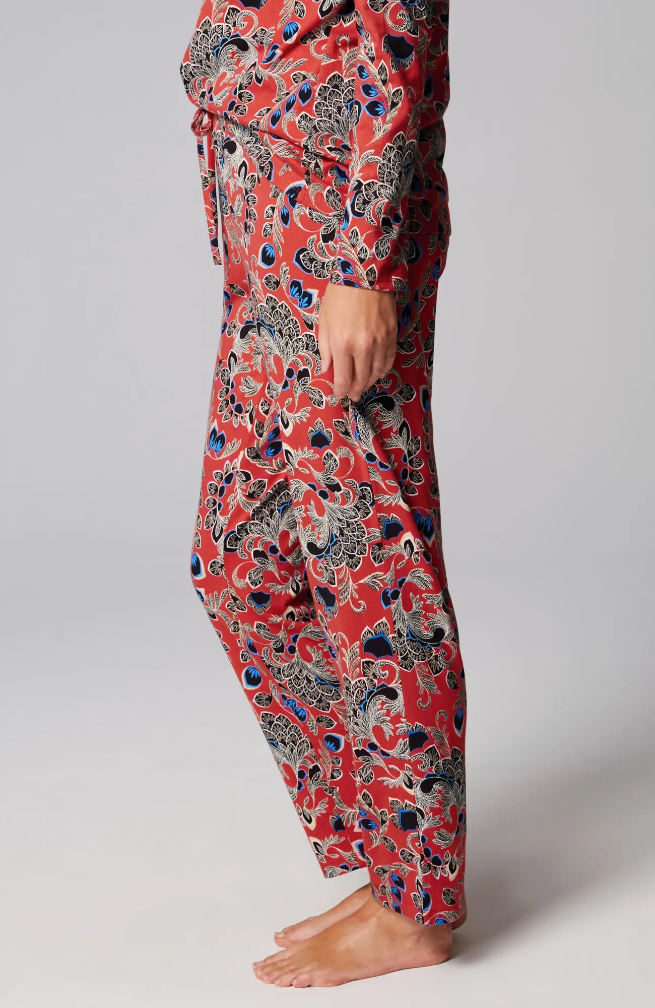 J.Jill Sleep Ultrasoft Slim-Leg Ankle Pants Soft Red Feathery Floral Best